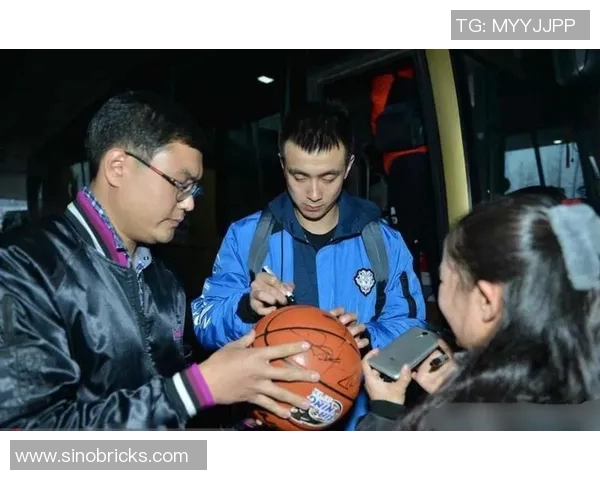 中国篮球明星与球迷的热情互动与共同成长之路